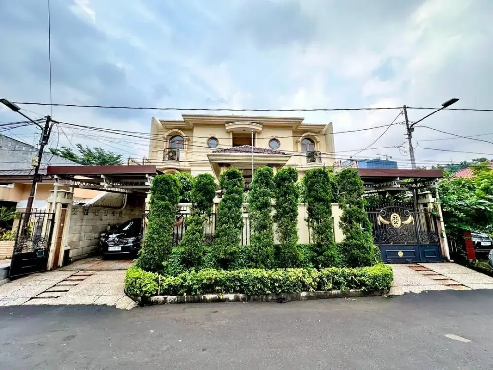 Rumah Mewah 3 Lantai di Jalan Triloka Pancoran Tebet Jakarta Selatan