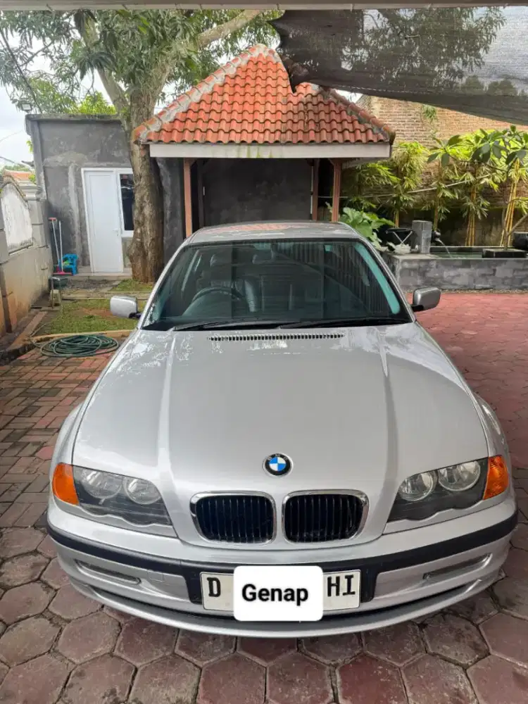 jual cepat ,mobil pribadi BMW 325i 2001