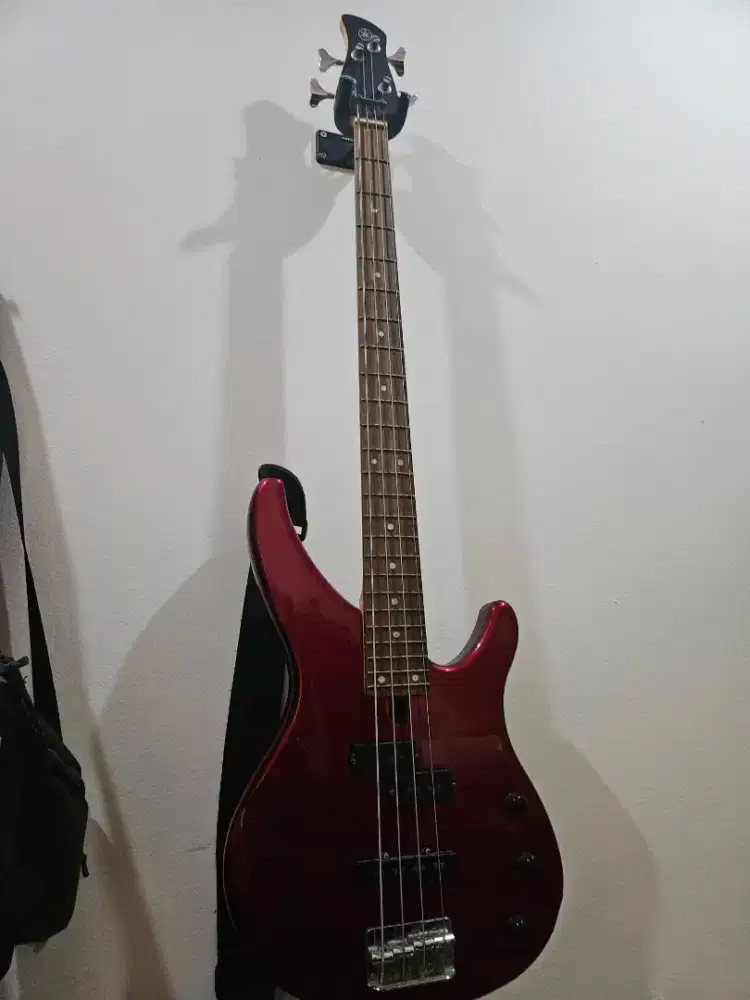 Bass Elektrik Yamaha TRBX174 Bekas