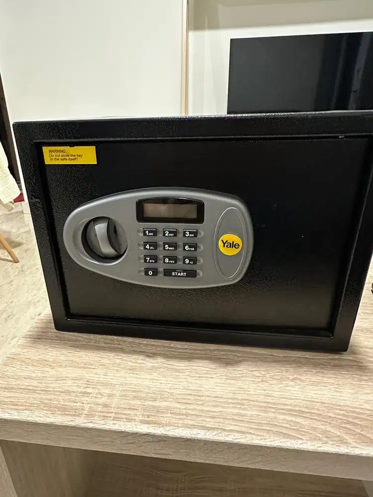 Yale Electronic Safe Box