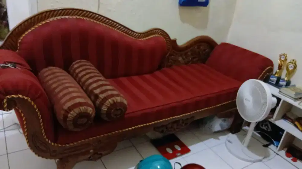 SOFA MERAH JATI