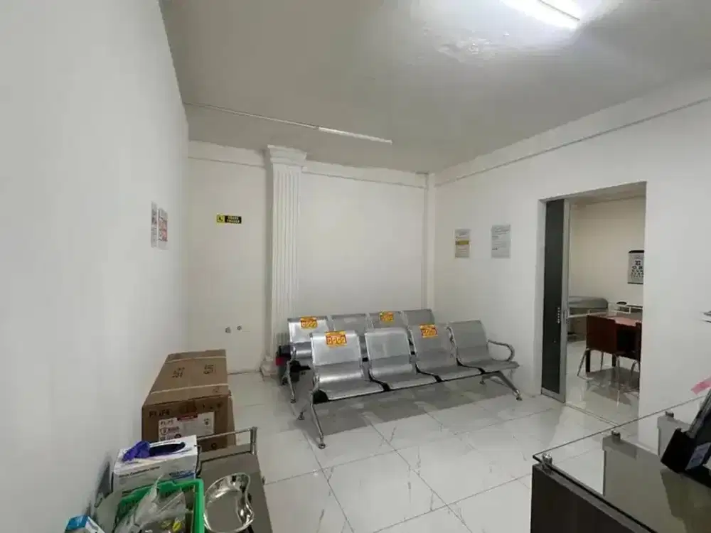 Disewakan BU Ruang Komersial Kemanggisan Raya Parkir mobil