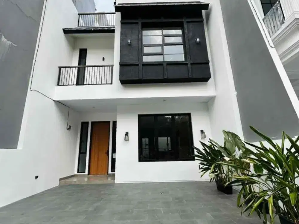 Rumah Attic di Jagakarsa siap huni