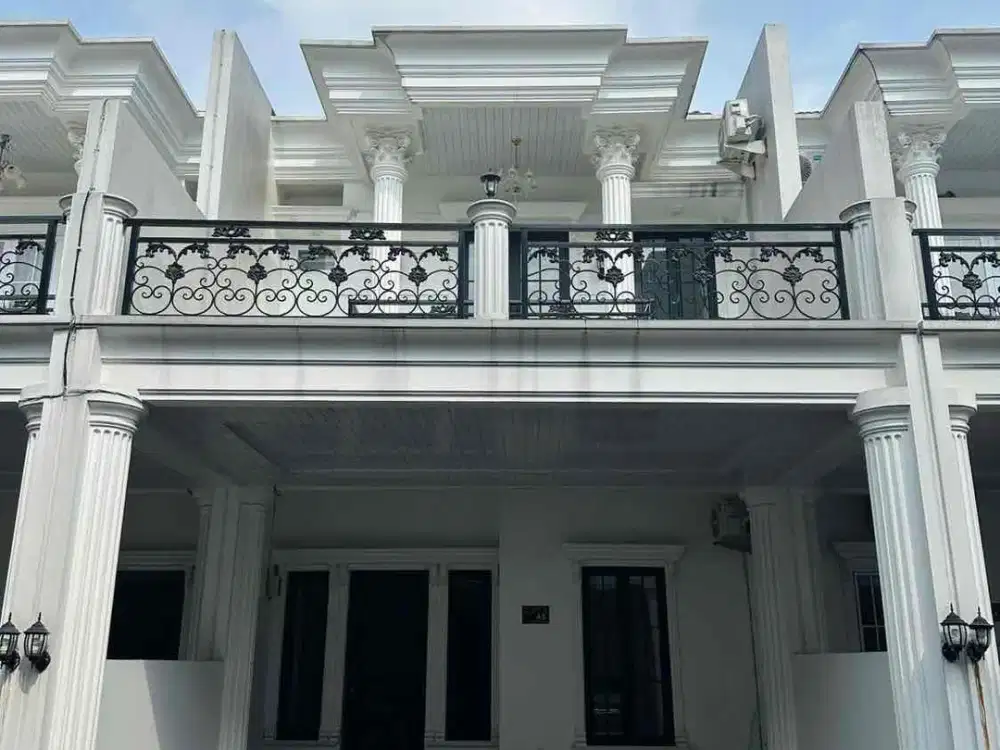 Rumah siap huni mewah town house di Jagakarsa