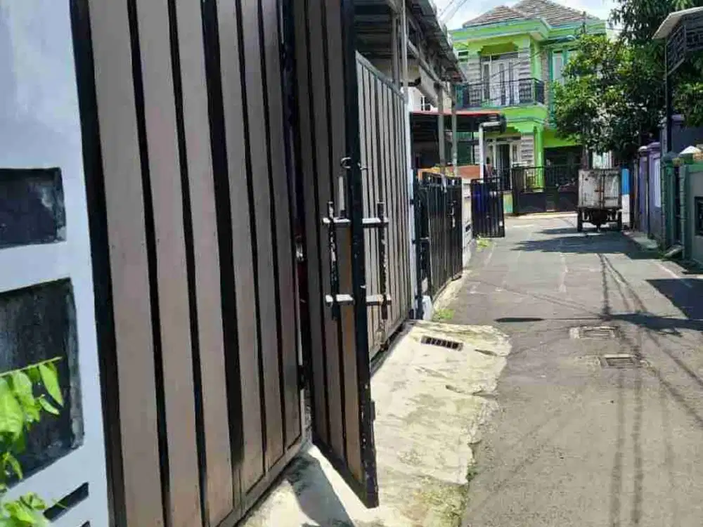 Jual Murah Rumah' di jakarta Timur Jl kenanga gang teratai luas 123 m2