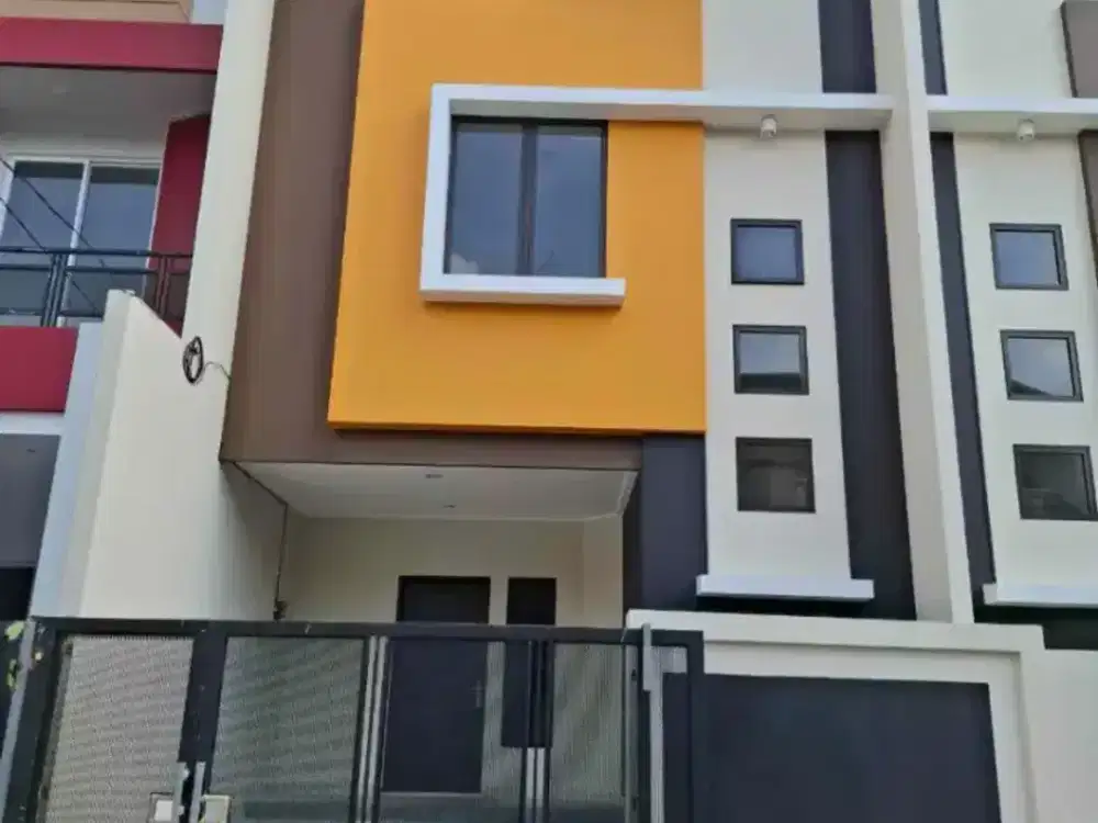 Rumah baru, 3 lt, hdp selatan Citra Garden 1