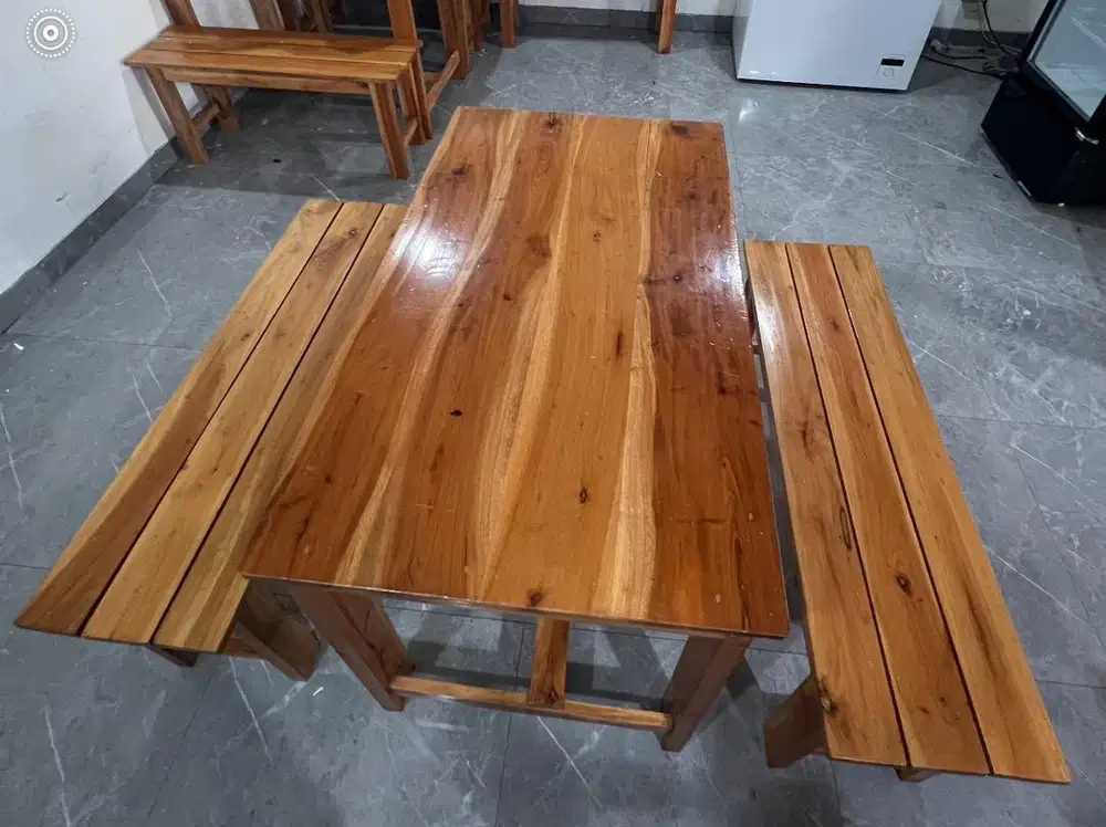 Dijual kursi dan meja untuk fnb, bekas !