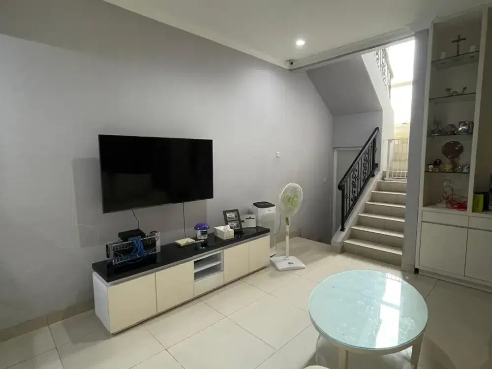 Rumah BGM PIK Full Furnish DISEWA Ukuran 8x15 Siap Huni