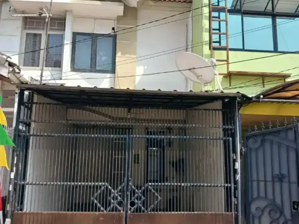 Rumah 2.25 lt, hdp timur di Taman palem