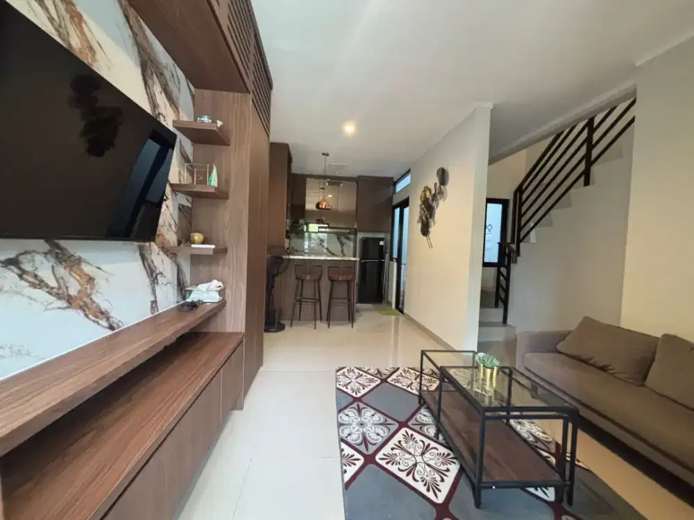 Sewakan Rumah Cluster Regina 2 Lt Sumarecon Crown Gading Bekasi