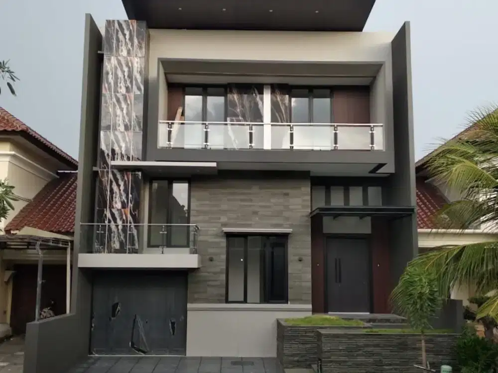 Baru Gress Rumah di Citraland Utama, Surabaya - Bangunan 2.5 lt (Split Level)