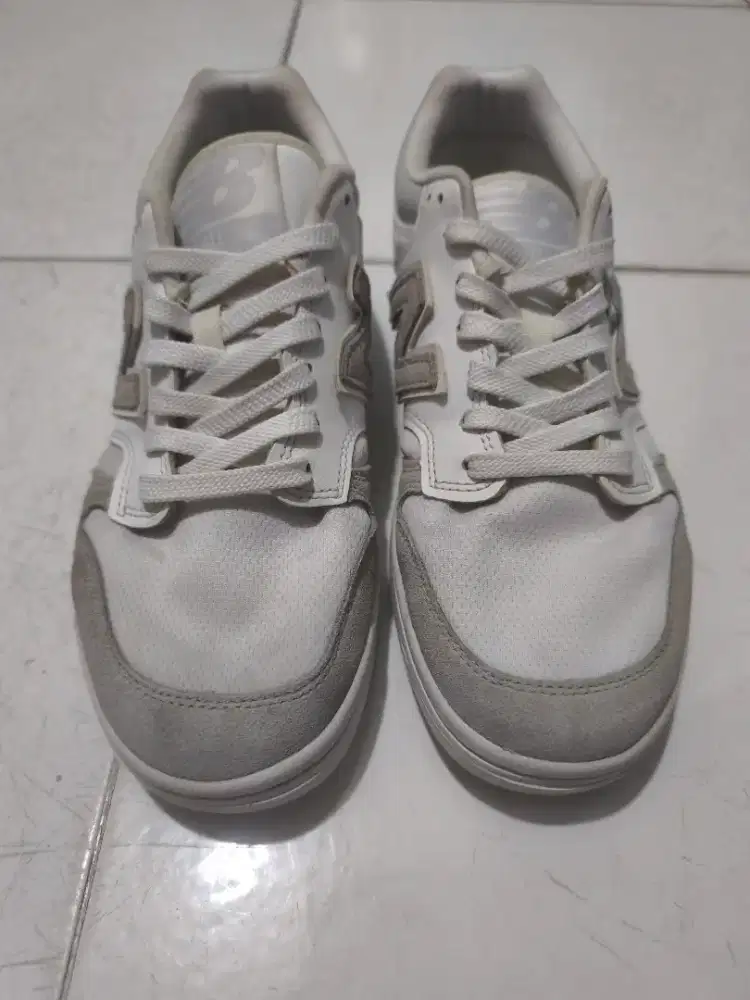 Sepatu putih new balance size 43 atau 27,5 cm