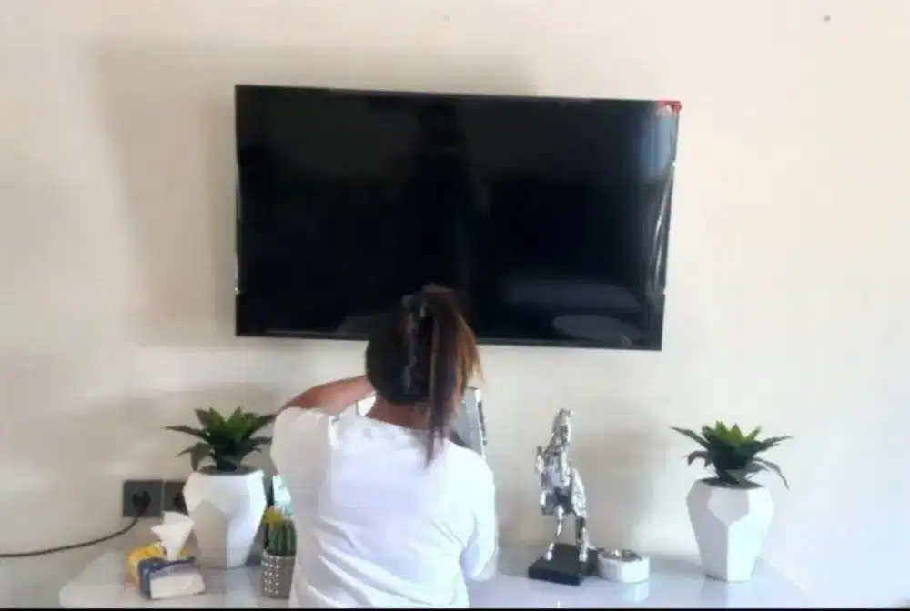 Braket gantungan tv/bracket tv/briket tv/breket tv