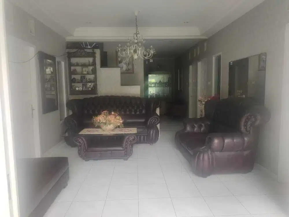 Rumah Asri 3 Lantai Dgn Swimming Pool di Sektor 1.2 Bsd Tangsel