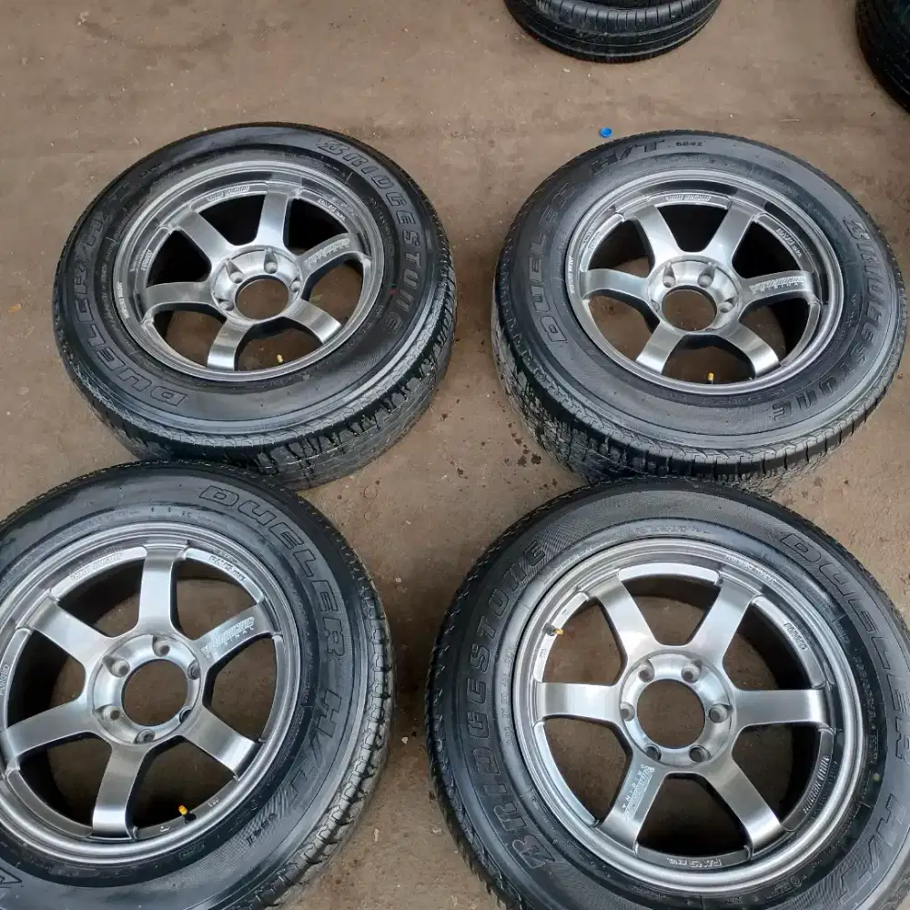 Velg te37 ring 18 lebar 9 pcd 6x139,7 ET 0 ban 265/60 R18 Fortuner