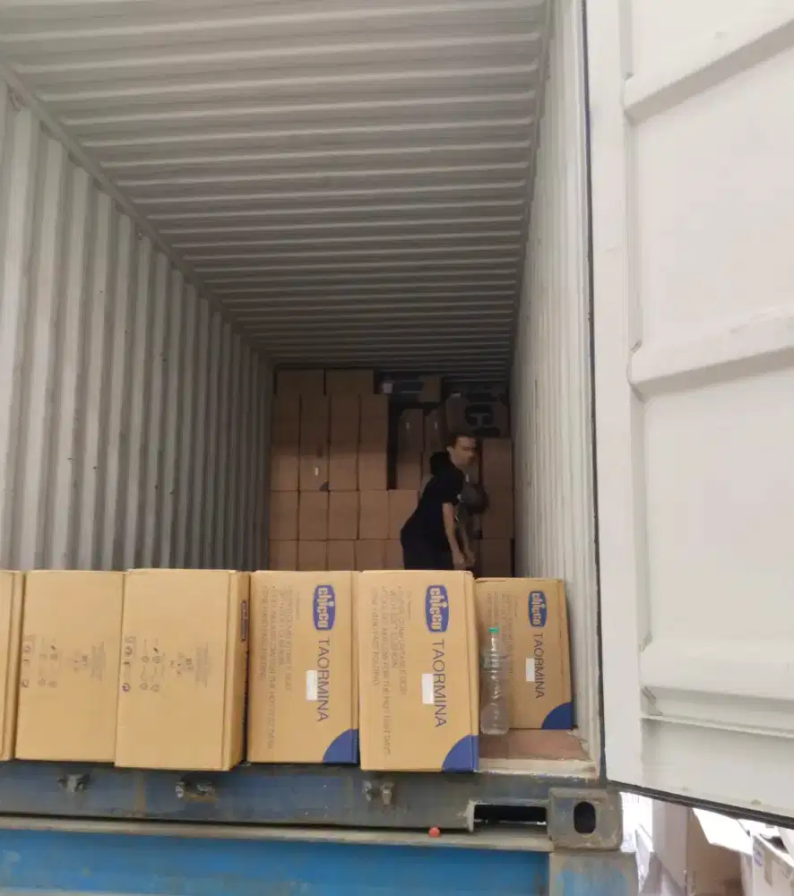 Jasa bongkar Muatan kontener