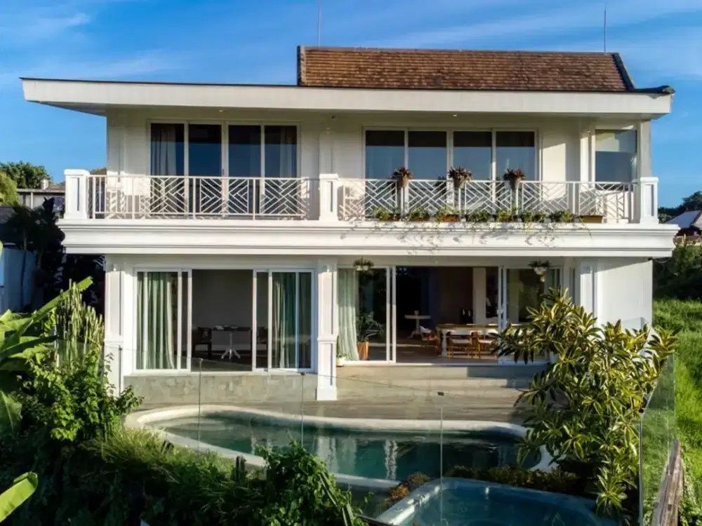 Dijual villa dengan view sawah di pantai brawa canggu