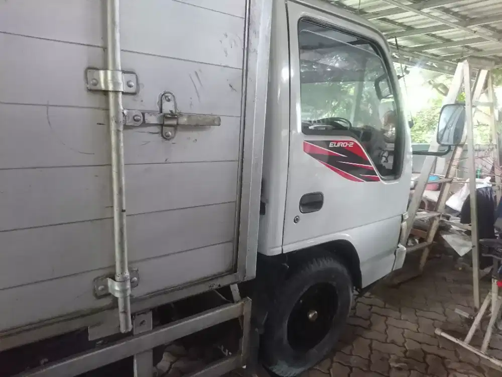 Truck Box Engkel ISUZU NHR 55
