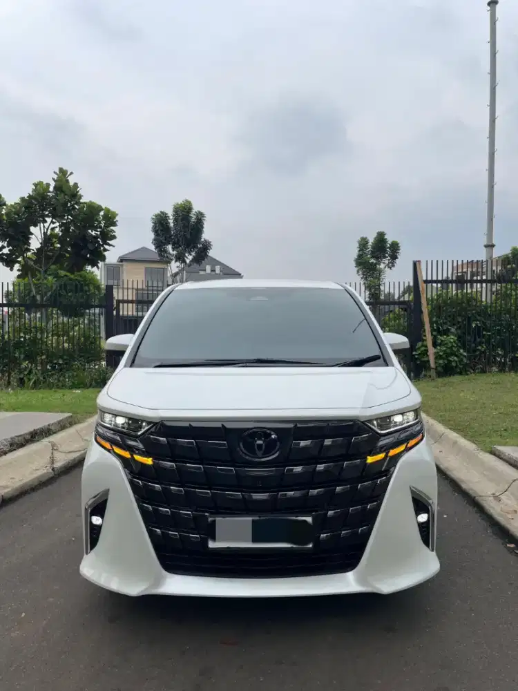 Toyota Alphard 2024 Bensin
