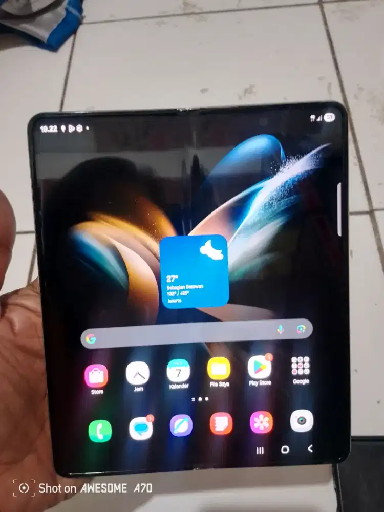 Samsung z fold 4 ram 12/256 hp n casan aja minus backdor retak sehelai