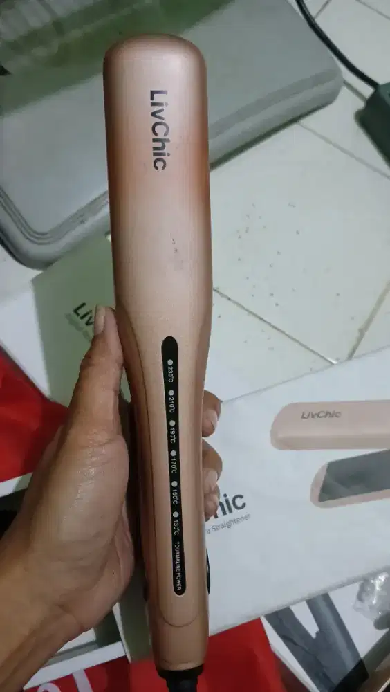 Catokan LivChic warna pink