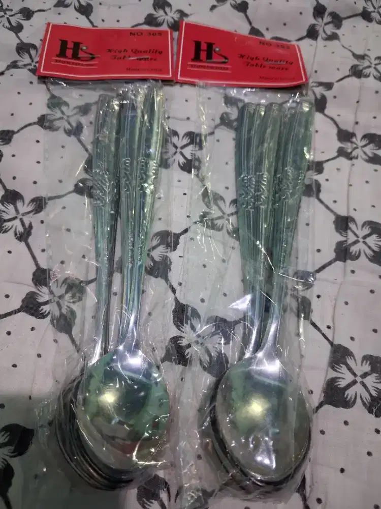 Sendok ES panjang stainless  ( harga 8000 per lusin isi 12 biji )