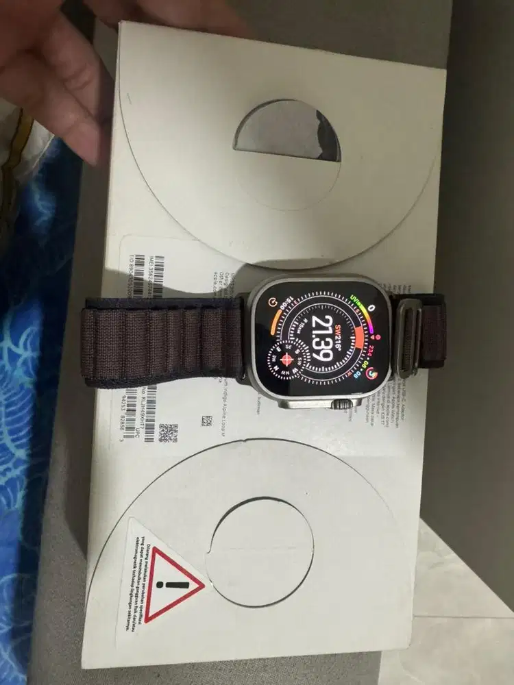 Apple watch ultra 2 49mm Titanium indigo alpine loop M