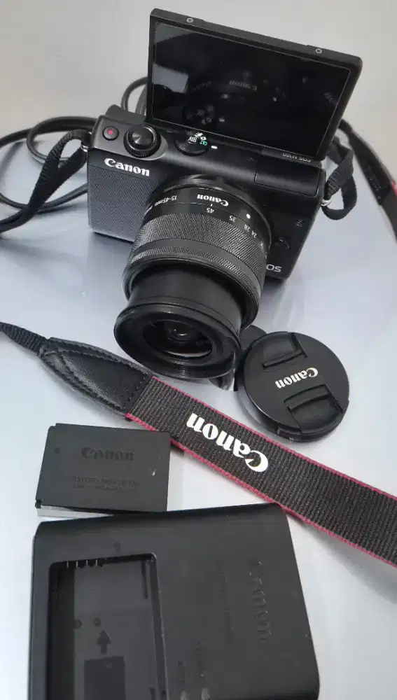 Kamera Canon EOS M100