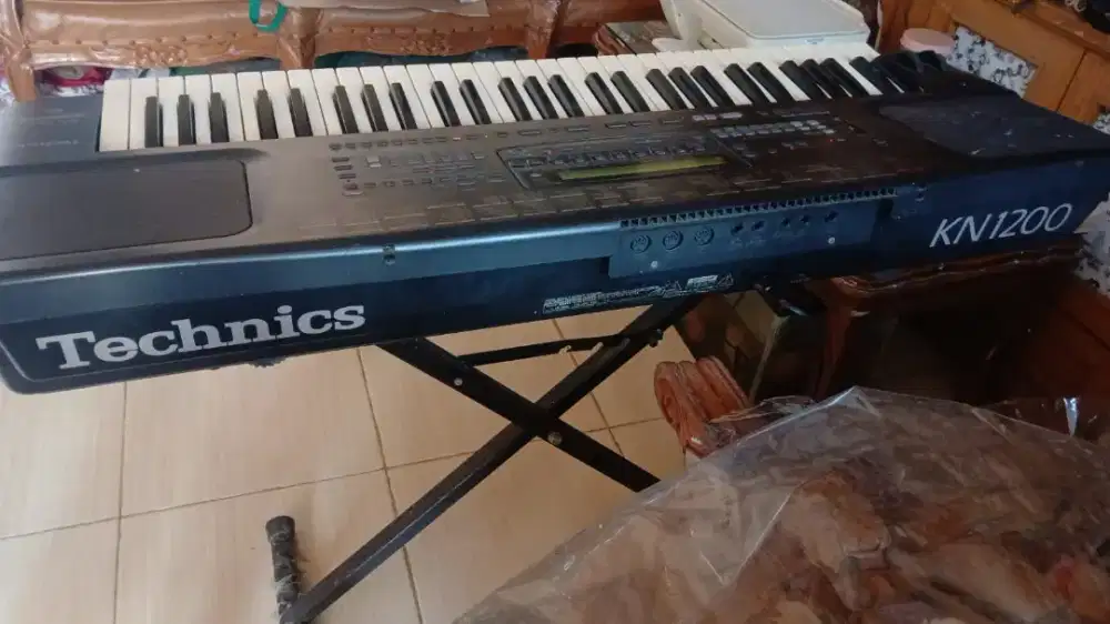 Keyboard tecknics KN 1200
