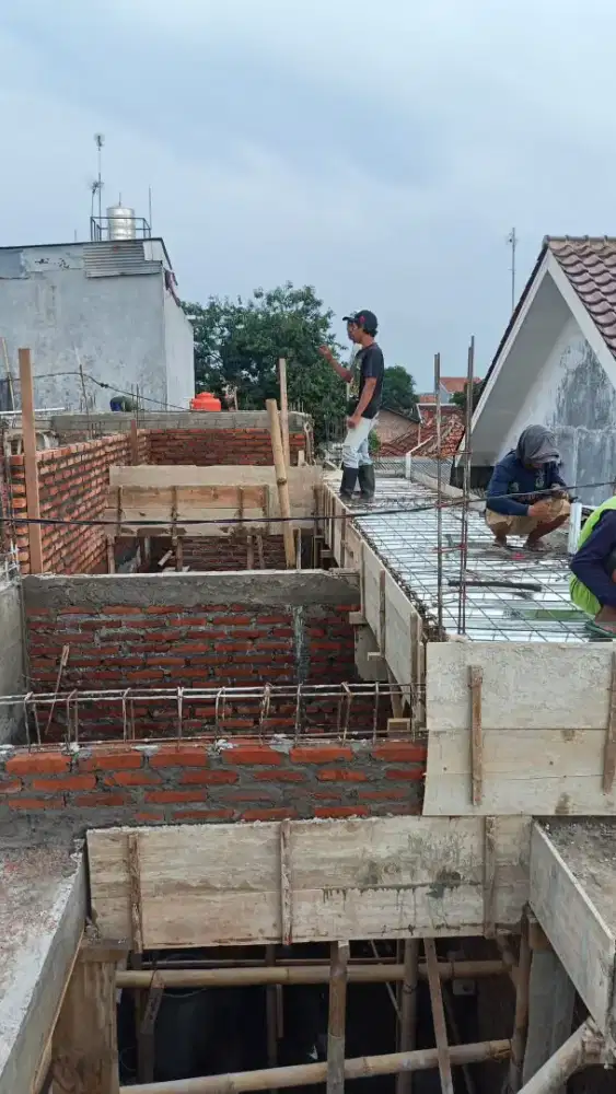 Tukang bangunan dan renovasi rumah.