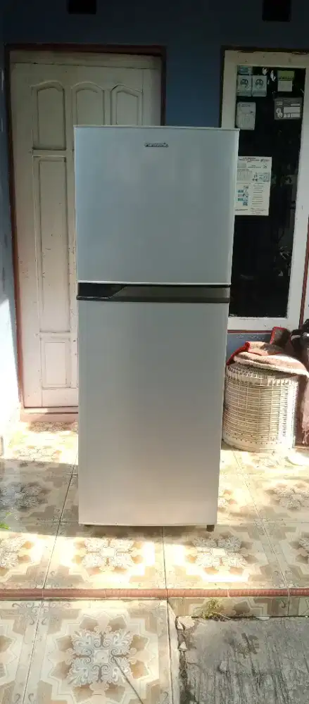 Jual kulkas 2 pintu Merk Panasonic,BANJARBARU.