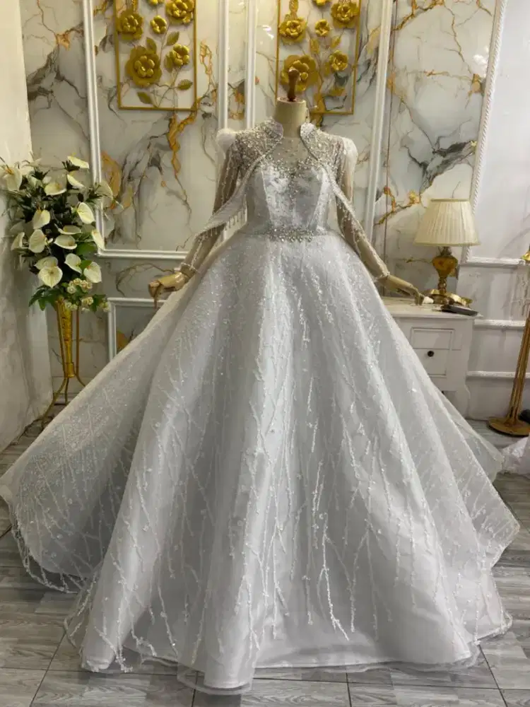 Bismillah..minat wa   Yg butuh gaun pengantin nya kk