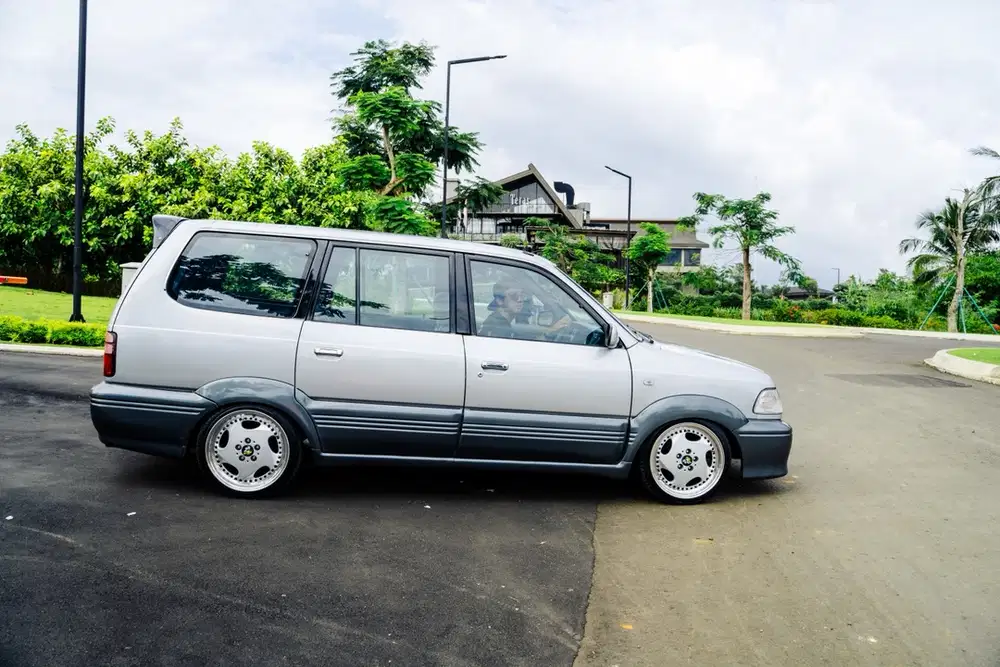 Toyota Kijang 2002 Bensin