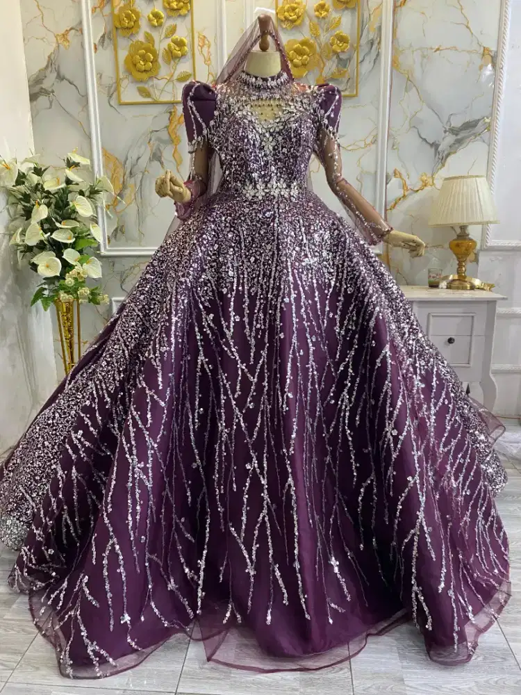 Bismillah..minat wa   Yg butuh gaun pengantin nya kk