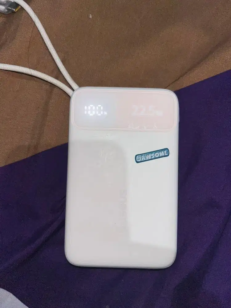Power bank merk baseus 10000 MAH