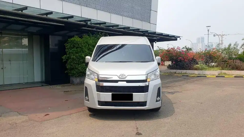 Toyota Hiace Premio 2.8 Diesel 12 Seater 2023 Silver