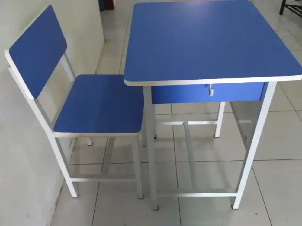 furniture meja dan kursi satu set