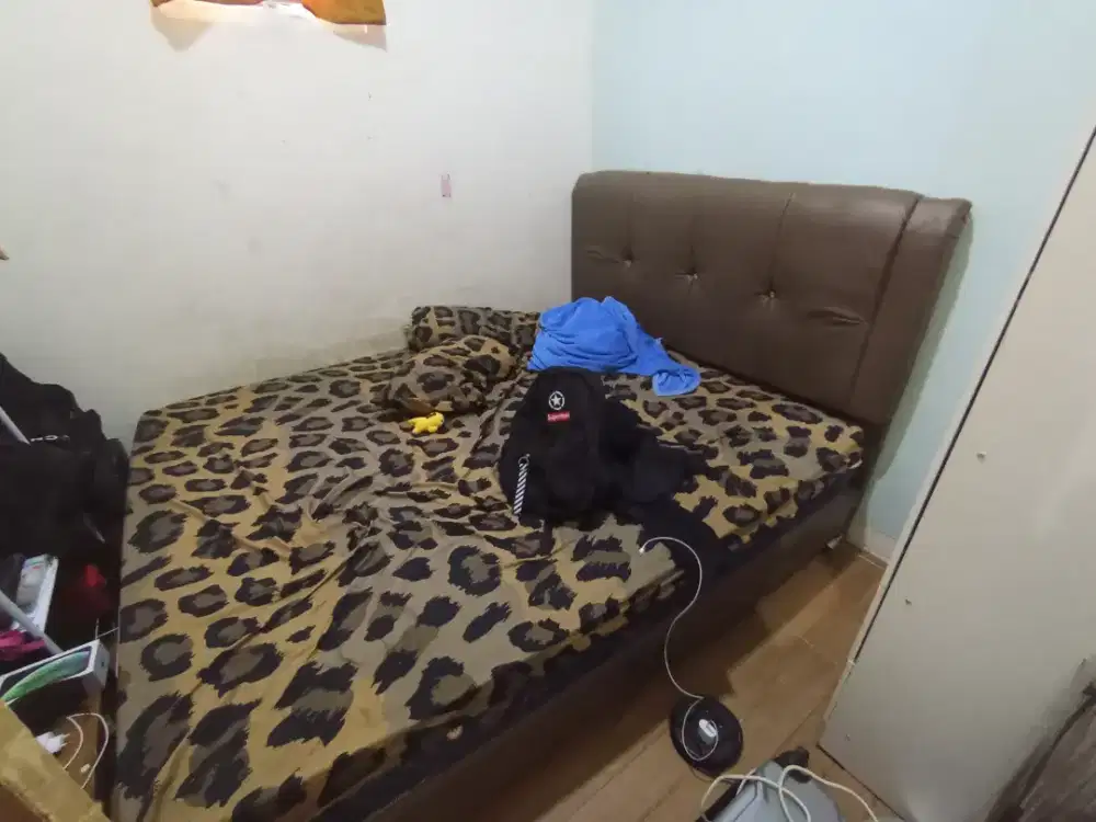 Dipan dan kasur springbed Guhdo