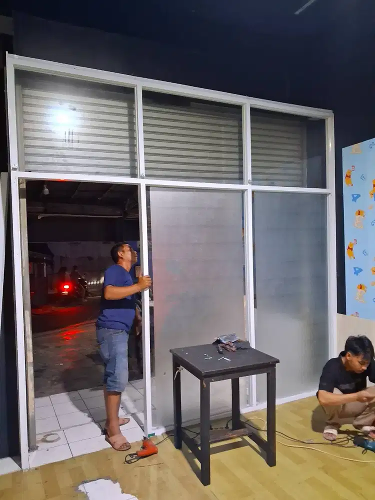 Pintu kaca ukuran 3x3 meter