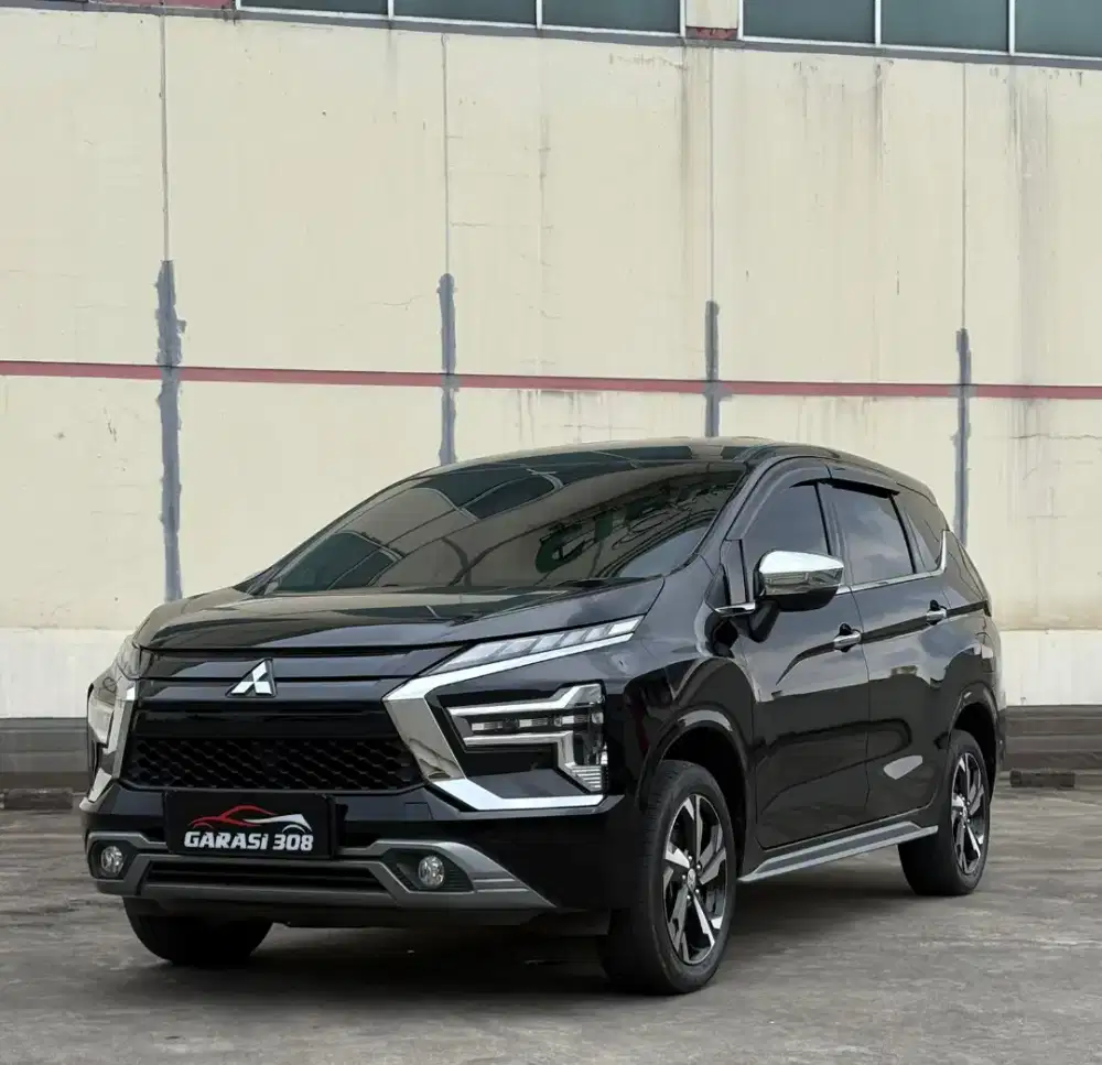 Mitsubishi New Xpander Ultimate AT Tahun 2023 Warna Hitam KM 60rb
