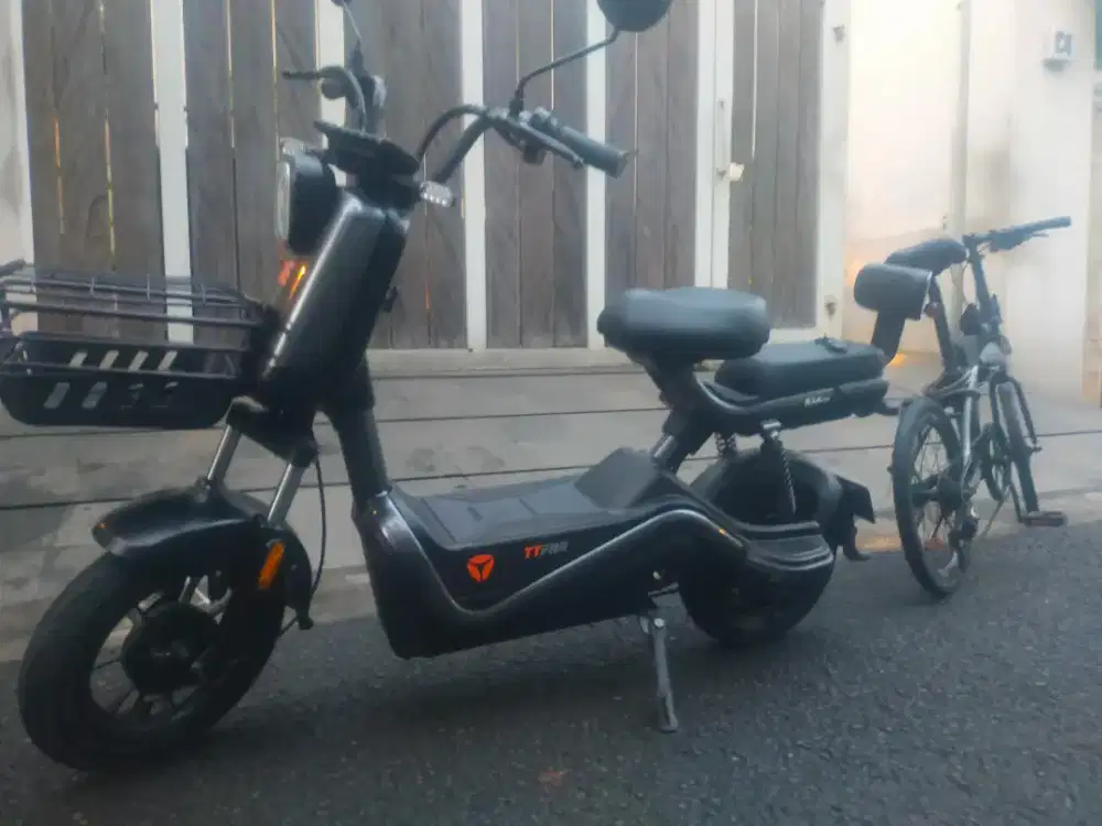 Sepeda listrik Yadea sparta