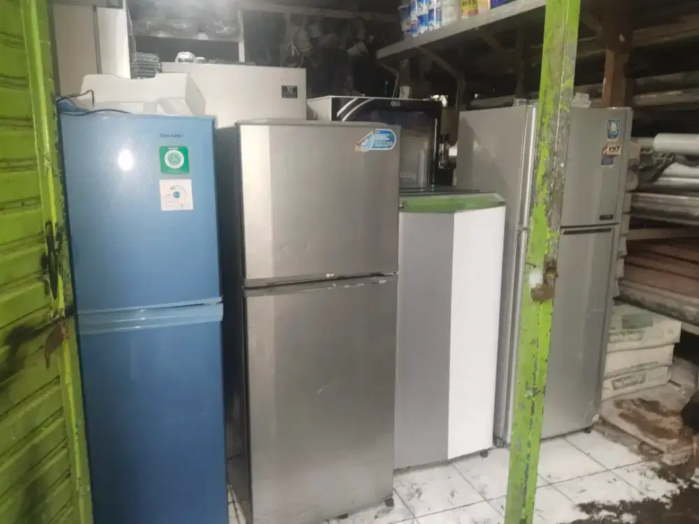 Dicari kulkas showcase freser rusak normal Siap ambil
