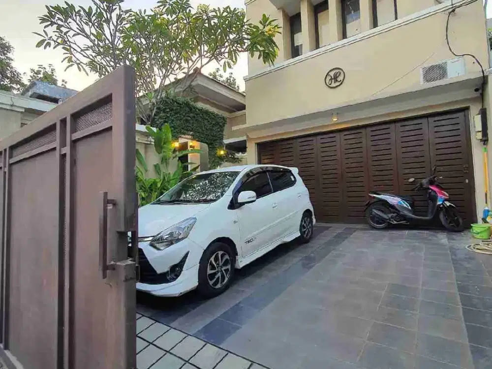 *Dijual Rumah Dengan Swimming Pool Di Cipete Jakarta Selatan*