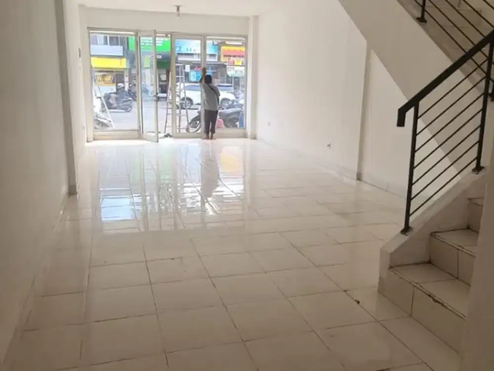 Ruko Fresh Market Kota Wisata Cibubur Kel Nagrak Kec Gunung Putri Kab Bogor S226