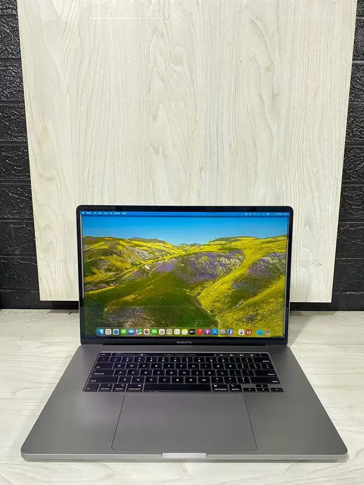Macbook Pro 2019 Intel Core i7 16inc RAM 16gb SSD 512gb