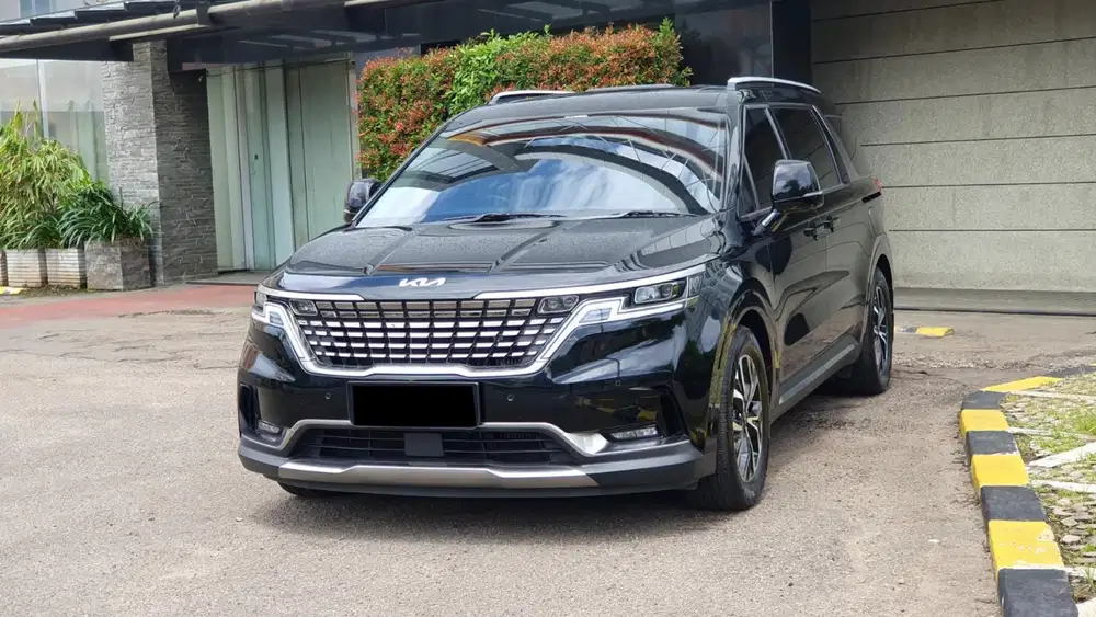 Km20rb kia grand carnival premiere 11 seater 2022 hitam diesel
