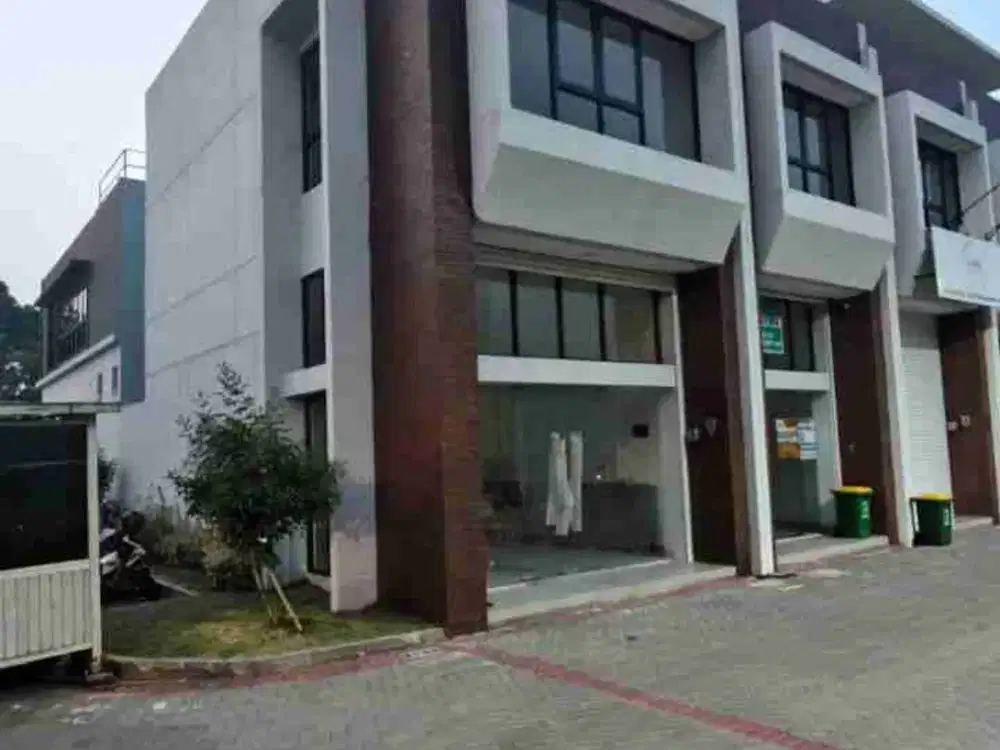Disewa cepat Ruko hoek 2 lantai di Citra 8, Kalideres, Jakarta Barat