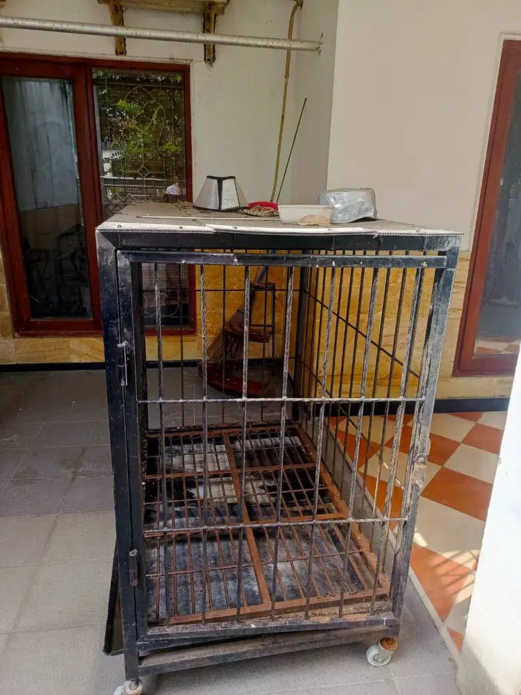 Kandang besi besar untuk anjing medium besar