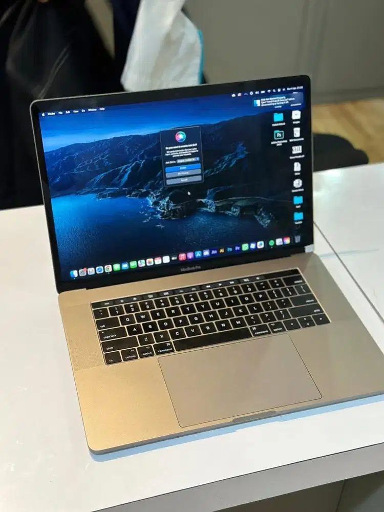 Macbook pro i7 2017 15 inch