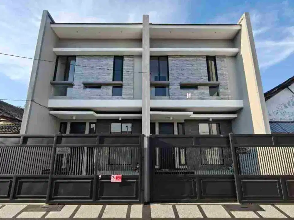 JUAL 2 UNIT RUMAH BARU 2 LANTAI KLAMPIS SEMOLO SURABAYA TIMUR‼️Dekat Hokky Merr
